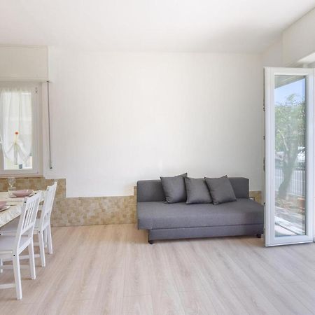 Amazing Apartment In Rapallo With Kitchen Extérieur photo