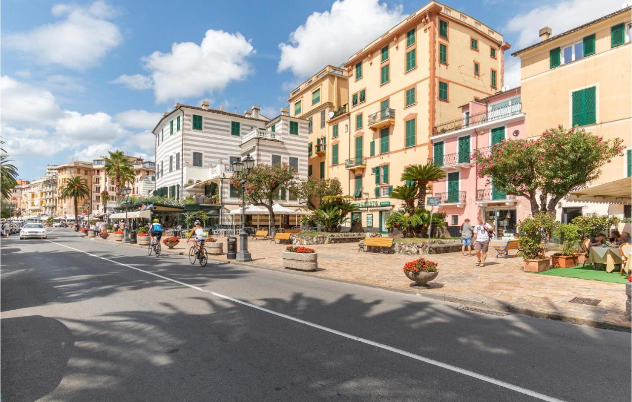 Amazing Apartment In Rapallo With Kitchen Extérieur photo