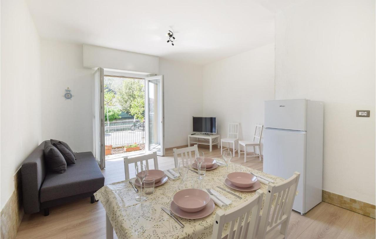Amazing Apartment In Rapallo With Kitchen Extérieur photo
