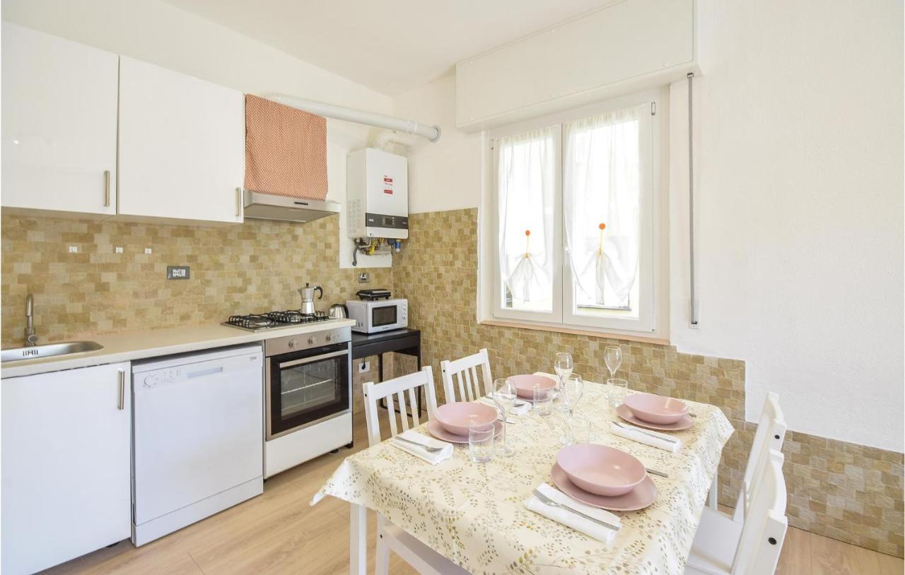 Amazing Apartment In Rapallo With Kitchen Extérieur photo