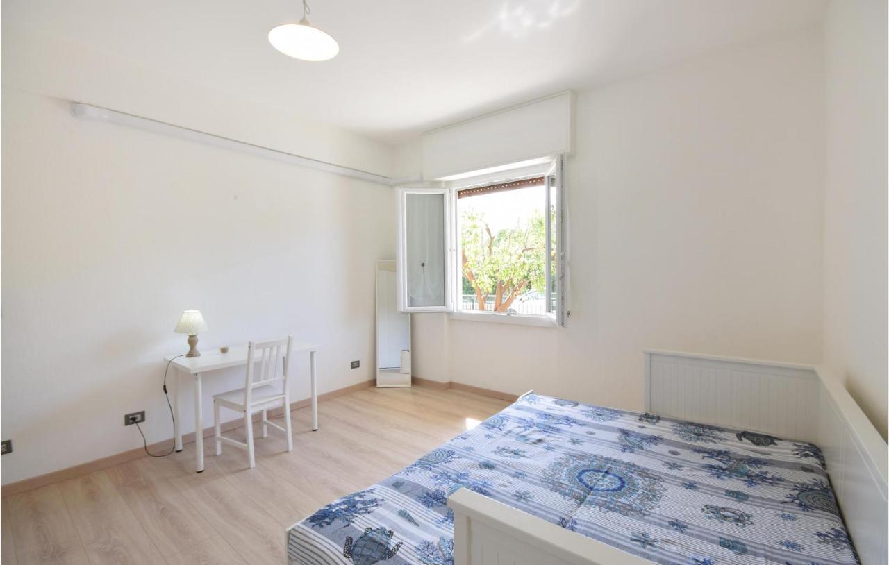 Amazing Apartment In Rapallo With Kitchen Extérieur photo