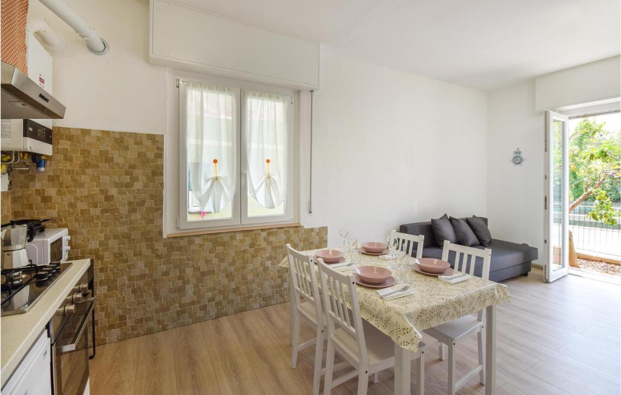 Amazing Apartment In Rapallo With Kitchen Extérieur photo